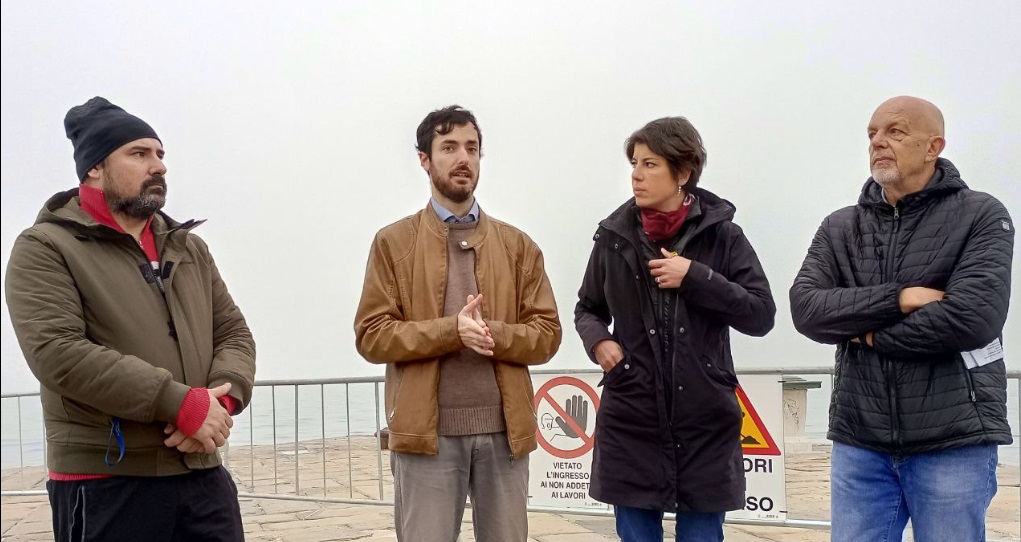 Piazza Libertà, Adesso Trieste denuncia: anni di abbandono da parte delle istituzioni, ora la destra attacca il volontariato